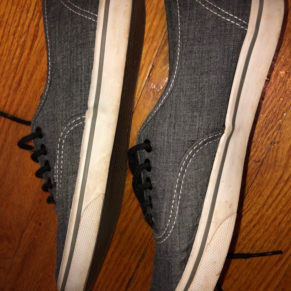 Vans - Picture 4 of 9